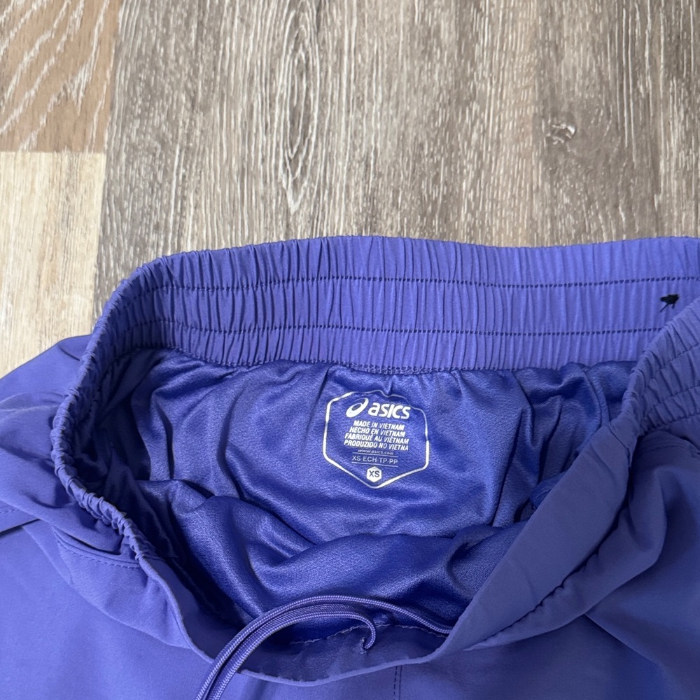 Asics Women's Vibrant Purple Athletic Shorts. NWOT. Size XS. - Picture 2 of 5